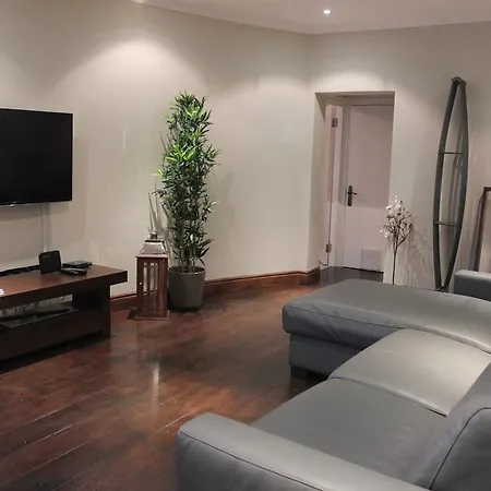 Paddington Patio Apartment